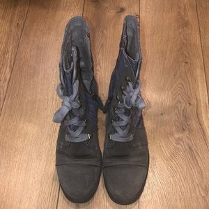 Suede boots in good condition